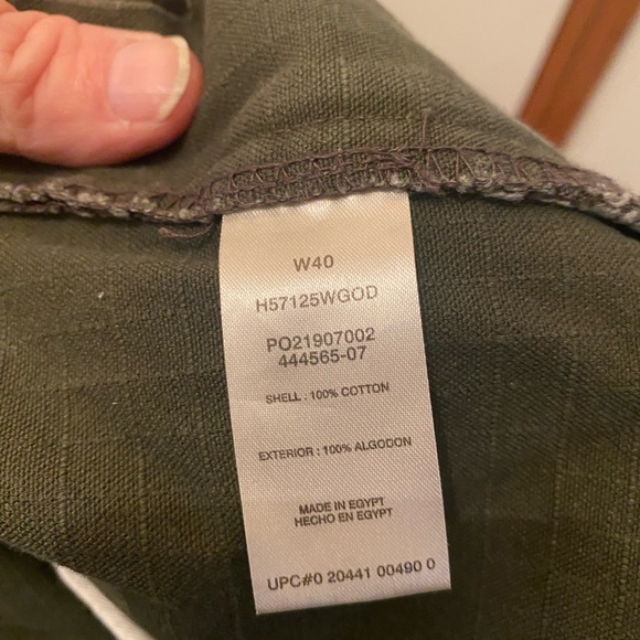 Men’s size 40 green shorts - Picture 3 of 3